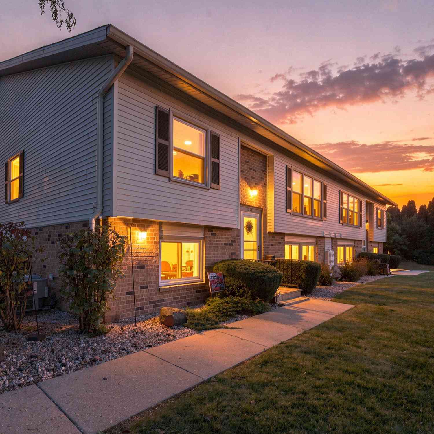 Condo For Sale - 10248 W Parkedge<br/> Milwaukee County, Franklin, WI 53132