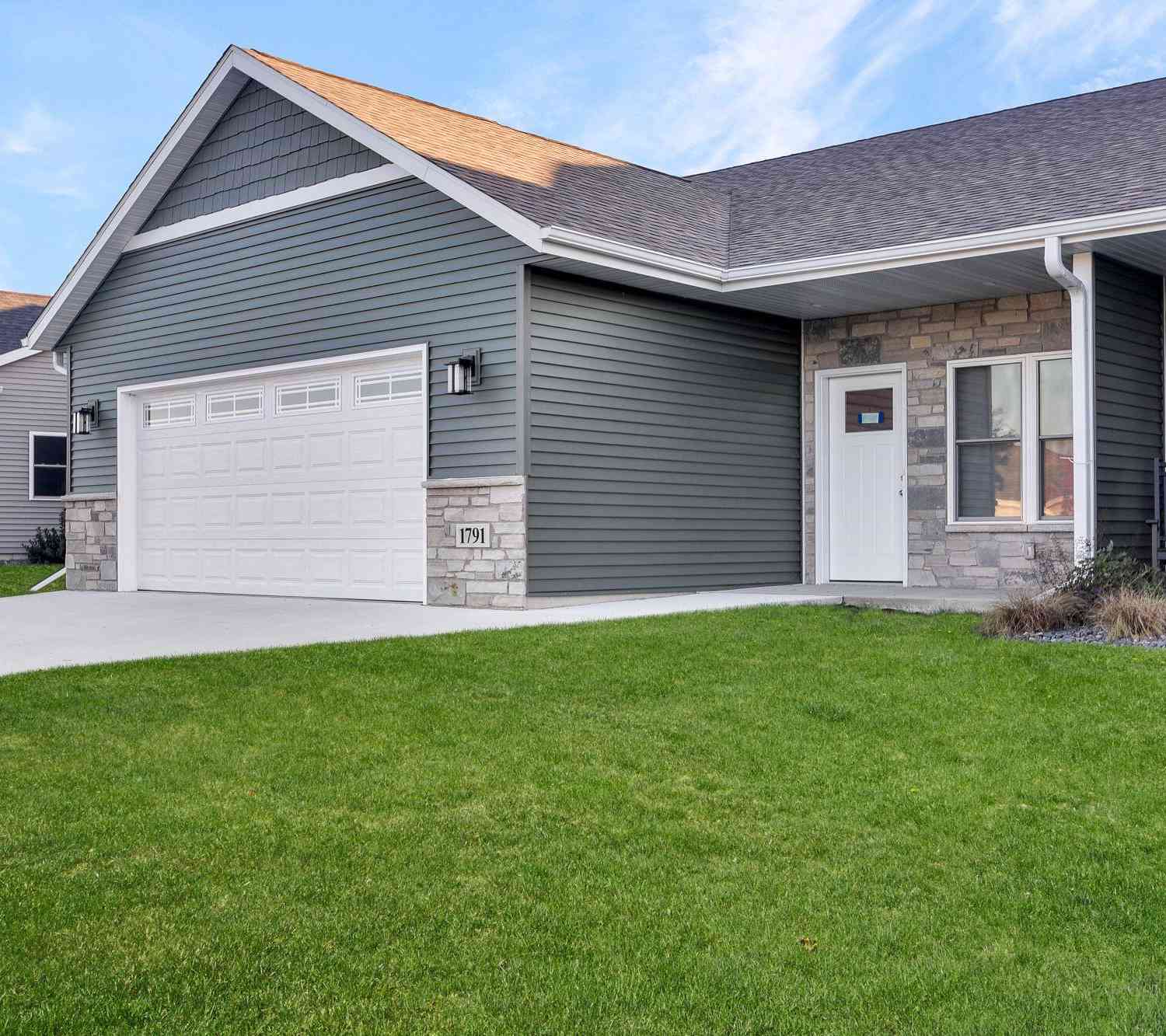 Condo For Sale - 1791 Edgewood #11<br/> Kewaskum, WI 53040