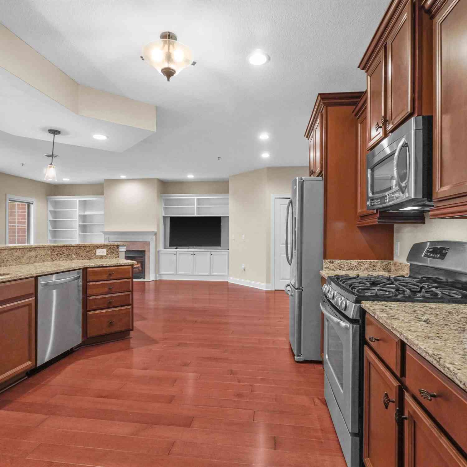 Condo For Sale - 17490 Crest Hill #10<br/> Brookfield, WI 53045
