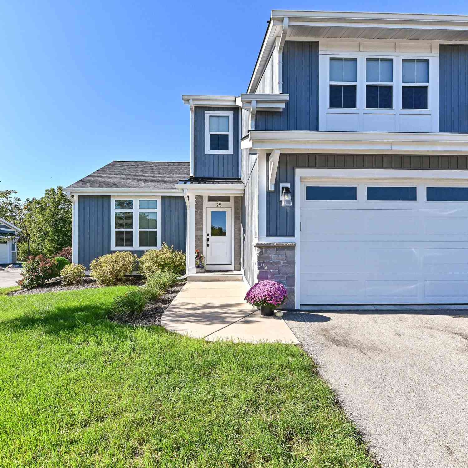 Condo For Sale - 405 Falcon Ridge #25<br/> Burlington, WI 53105
