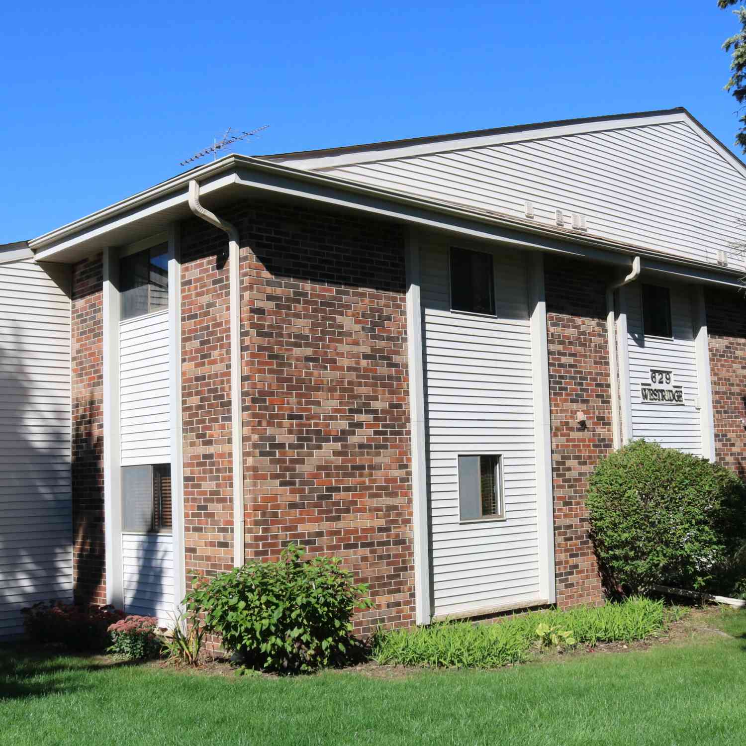 Condo For Sale - 629 Westridge #6<br/> West Bend, WI 53095
