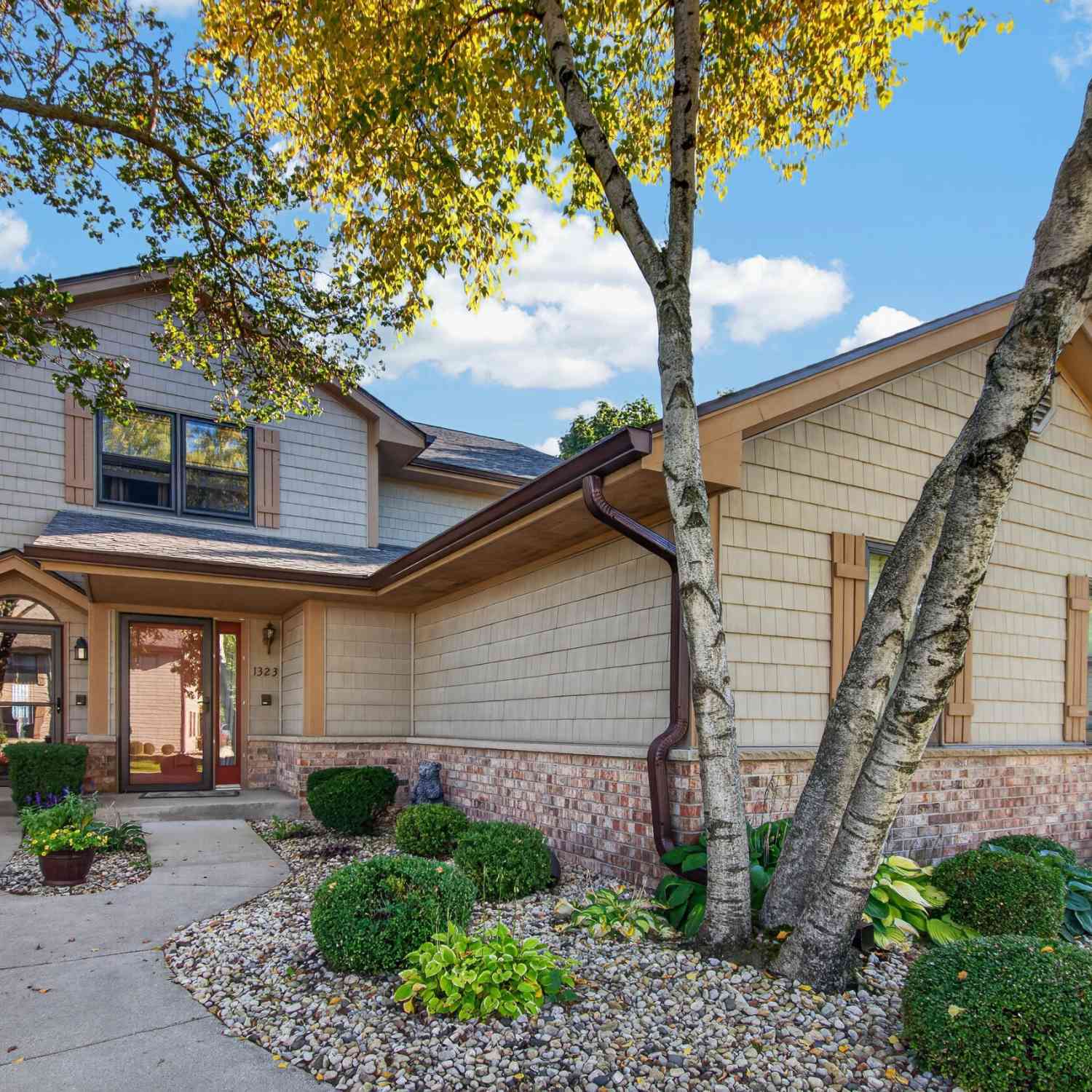 Condo For Sale - 1323 33<br/> Kenosha, WI 53144