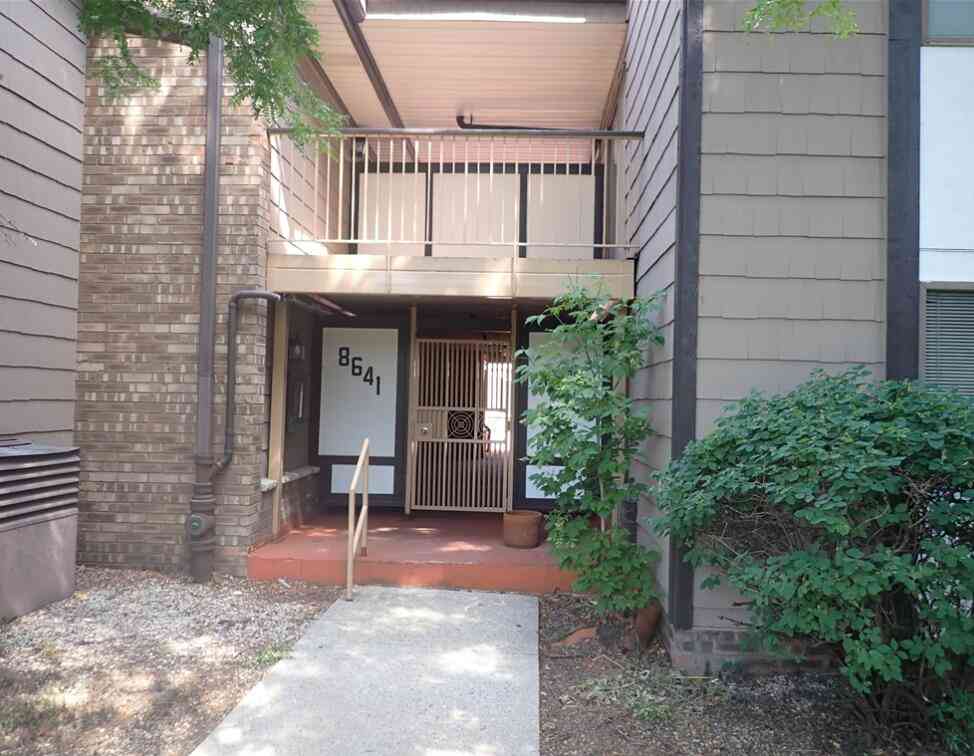 Condo For Sale - 8641 N Servite #208<br/> Milwaukee County, Milwaukee, WI 53223