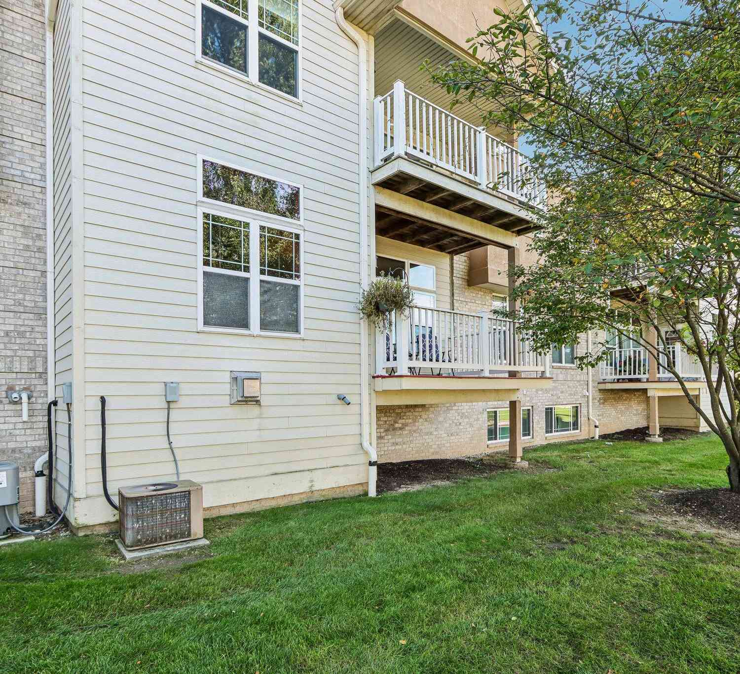 Condo For Sale - 11445 W Oklahoma<br/> Milwaukee County, West Allis, WI 53227