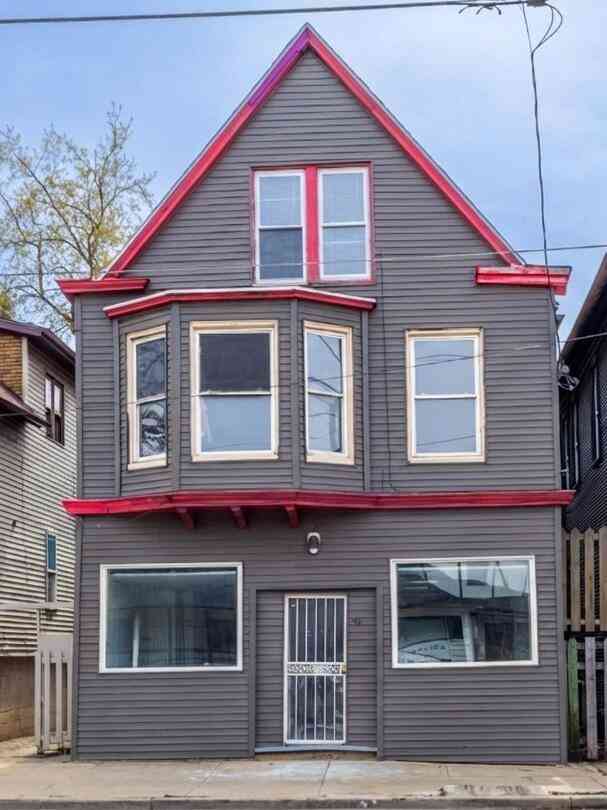 Multifamily For Sale - 935 W Greenfield<br/> Milwaukee, WI 53204