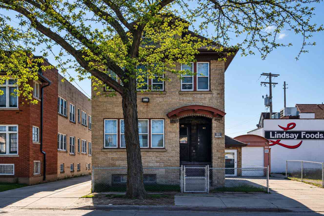 Multifamily For Sale - 815 S 22nd #815A, 817<br/> Milwaukee, WI 53204