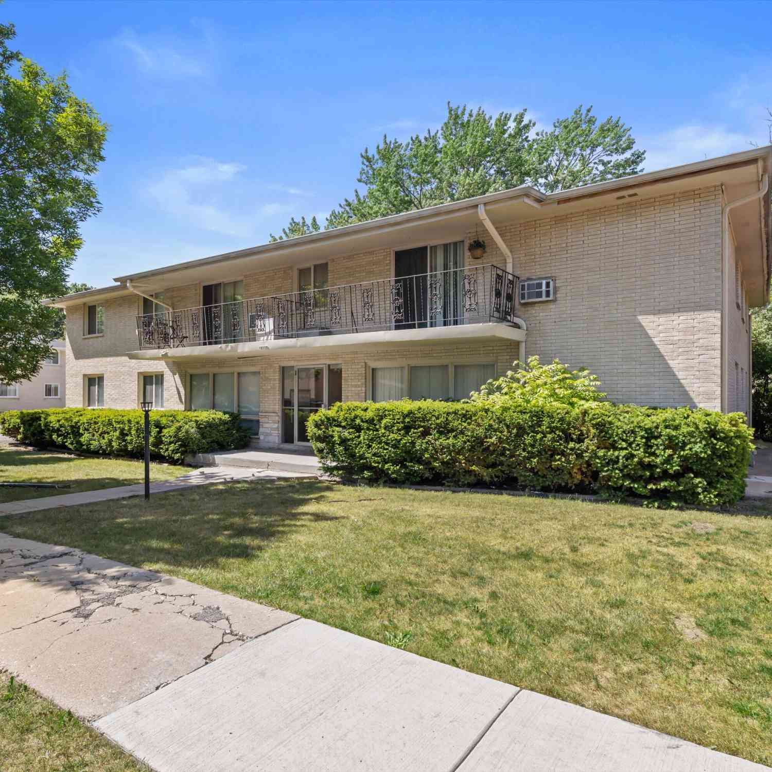 Multifamily For Sale - 10112 W Sharon<br/> Milwaukee, WI 53225