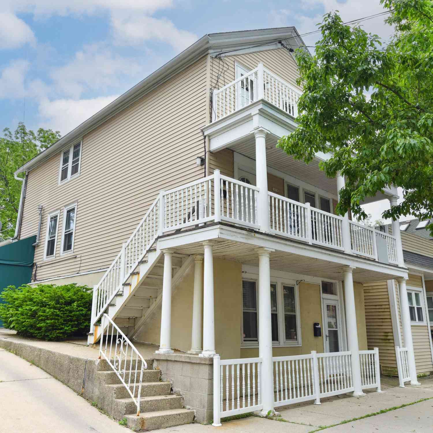 Multifamily For Sale - 1816 N Arlington<br/> Milwaukee County, Milwaukee, WI 53202