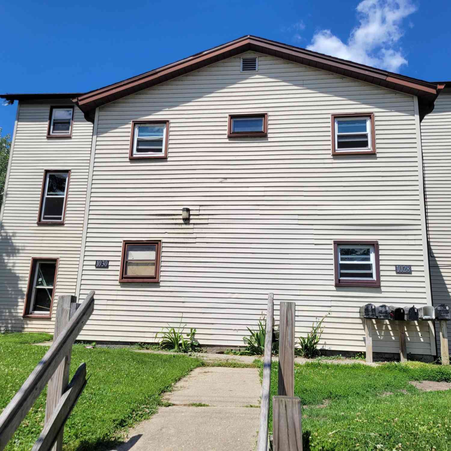 Multifamily For Sale - 1028 S Memorial<br/> Racine County, Racine, WI 53403
