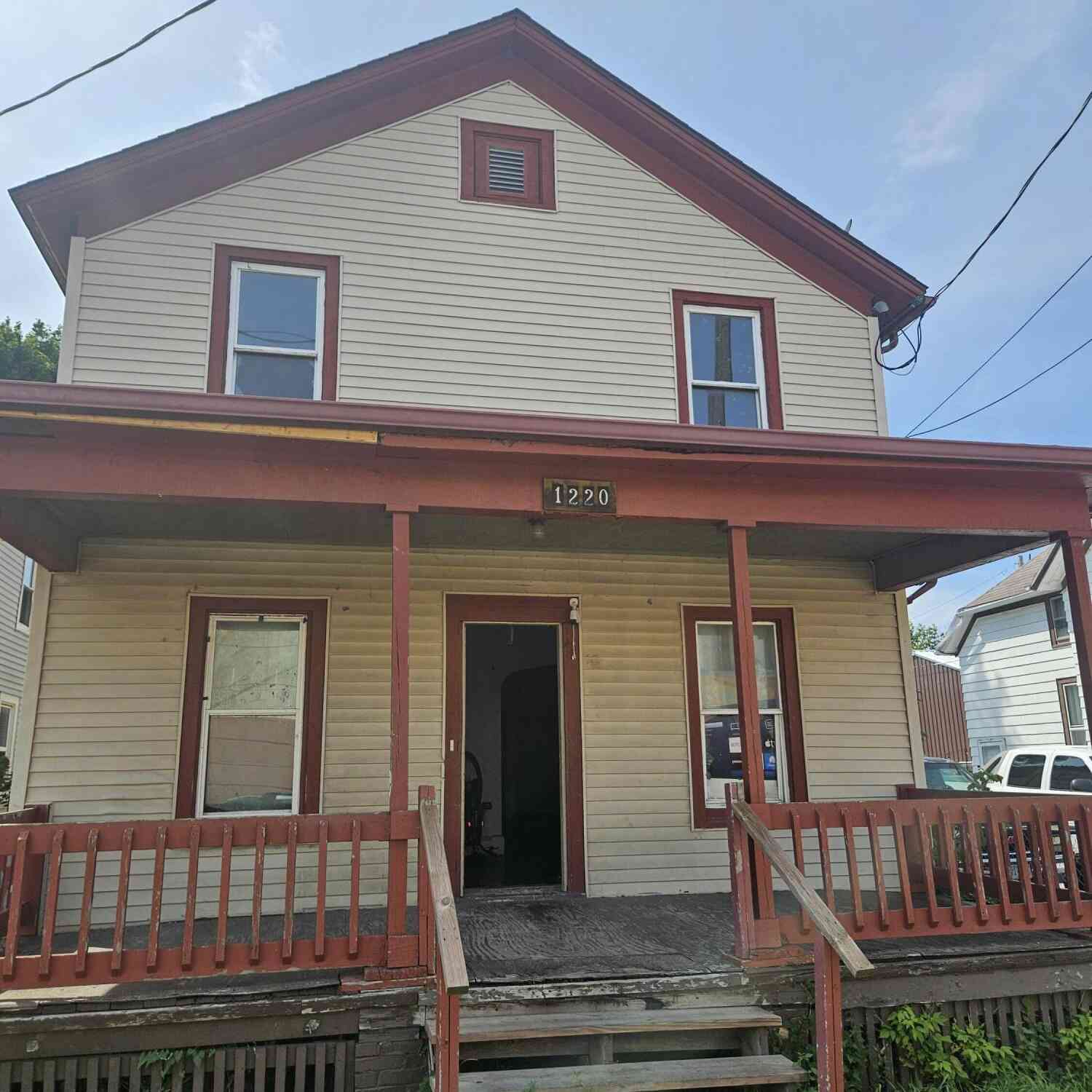 Multifamily For Sale - 1220 N Memorial<br/> Racine, WI 53404