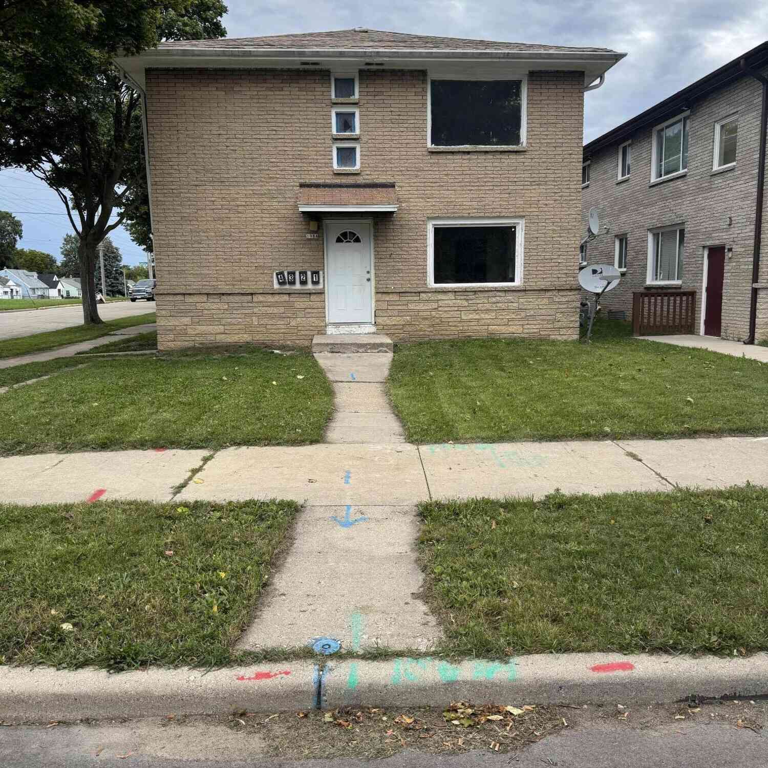 Multifamily For Sale - 1984 W Congress<br/> Milwaukee, WI 53209