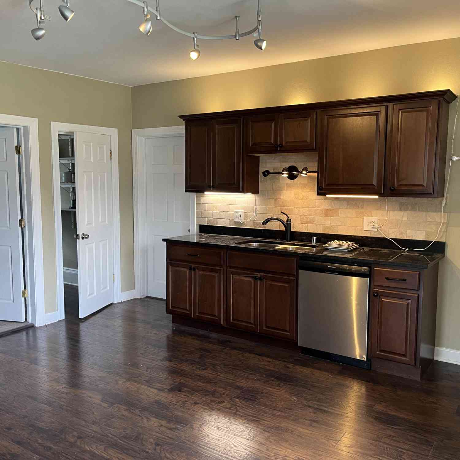 Multifamily For Rent - 602 Michigan<br/> South Milwaukee, WI 53172