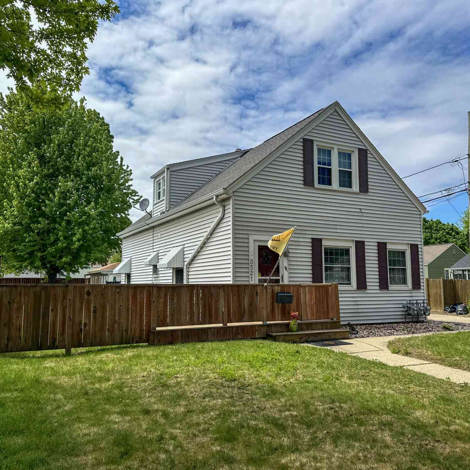 Multifamily For Rent - 3521 S Logan<br/> Milwaukee, WI 53207