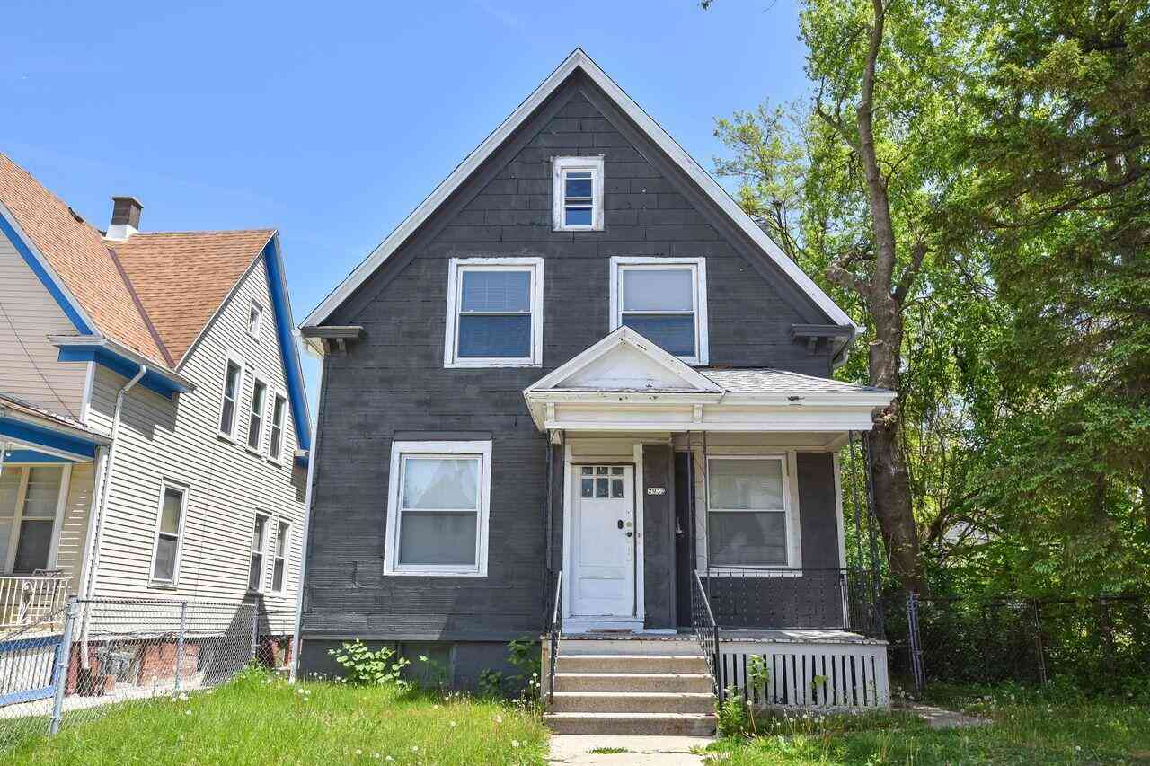 Multifamily For Rent - 2932 N Holton #UPPER<br/> Milwaukee, WI 53212