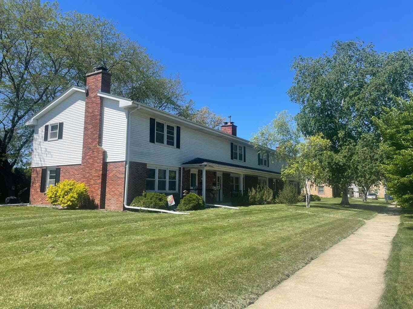 Multifamily For Rent - 201 W Pierre<br/> Ozaukee County, Port Washington, WI 53074