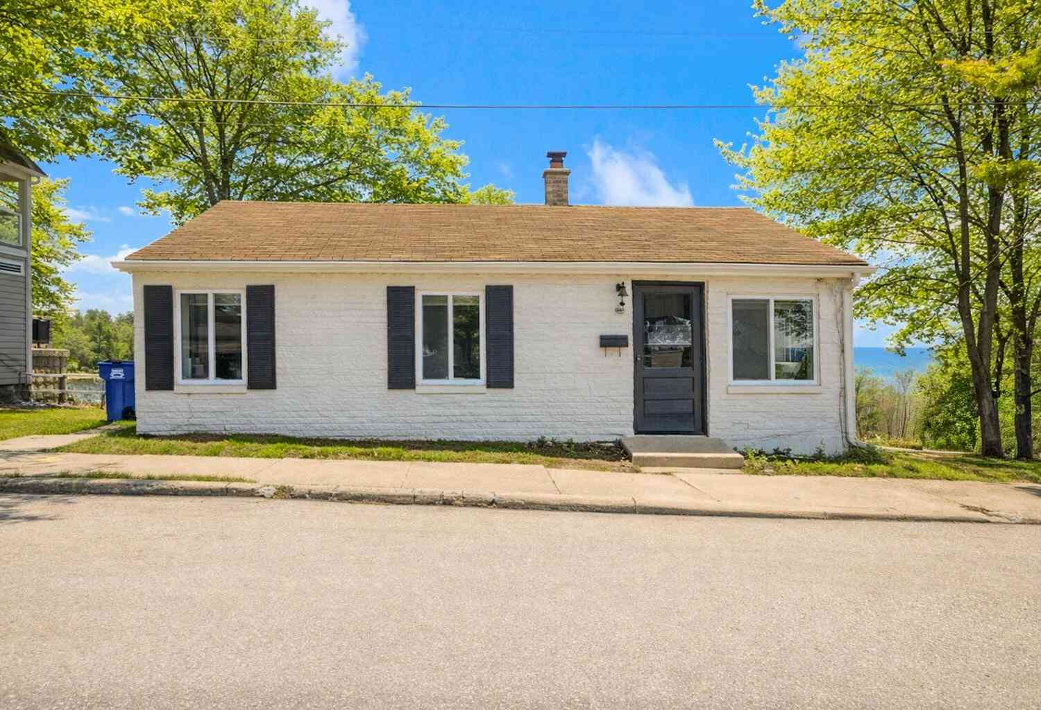 Multifamily For Rent - 446 N Powers<br/> Ozaukee County, Port Washington, WI 53074