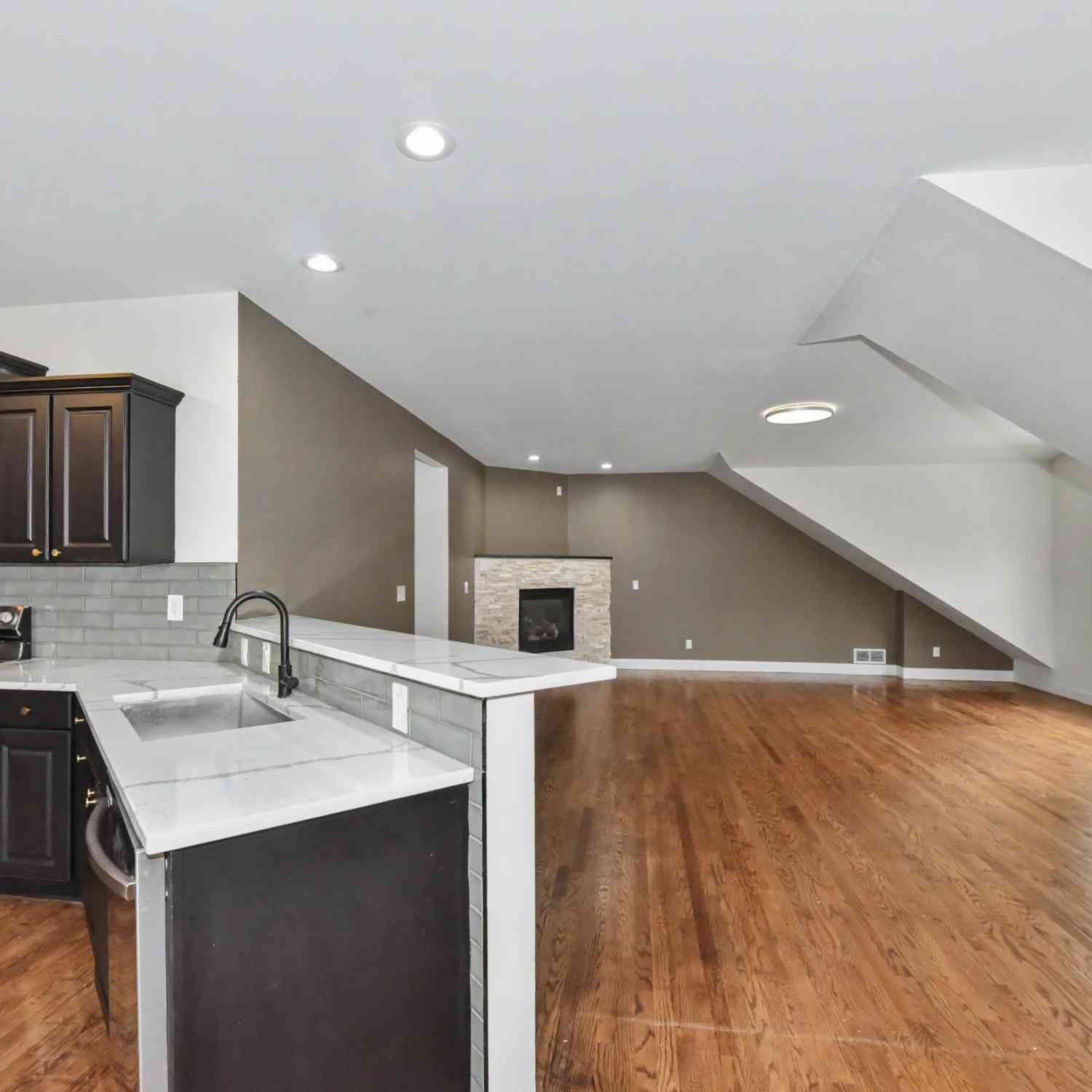 Multifamily For Rent - 502A W Garfield<br/> Milwaukee, WI 53212