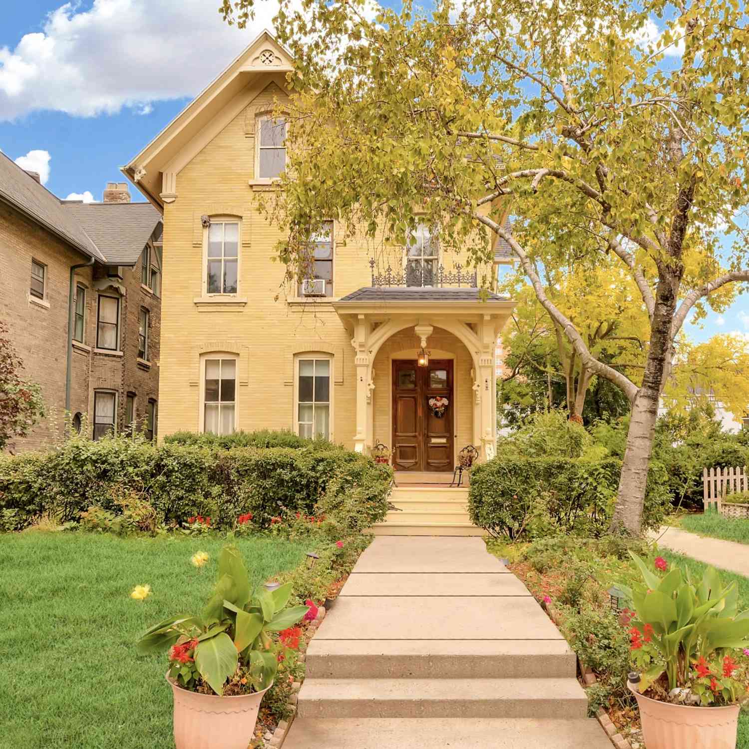 Multifamily For Rent - 1903 N Cambridge<br/> Milwaukee County, Milwaukee, WI 53202