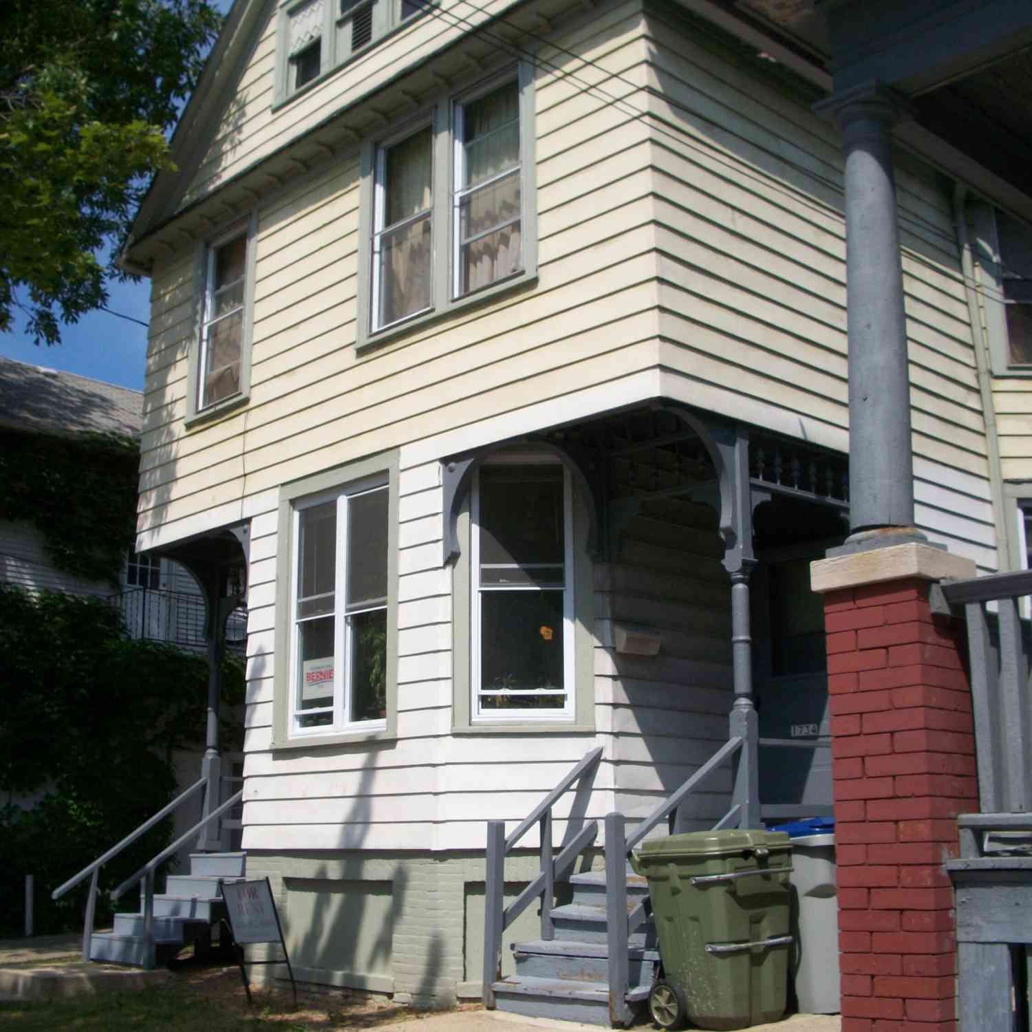 Multifamily For Rent - 1734 N Arlington #LOWER<br/> Milwaukee, WI 53202
