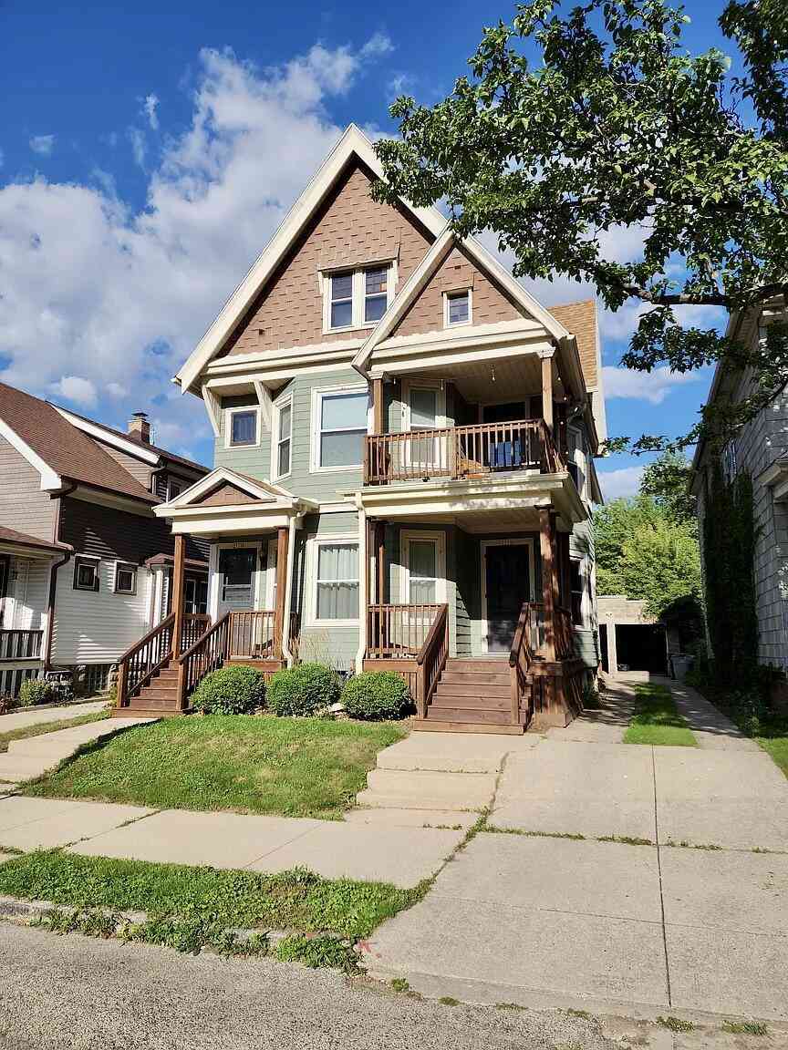 Multifamily For Rent - 2556 S Brisbane #UPPER<br/> Milwaukee County, Milwaukee, WI 53207