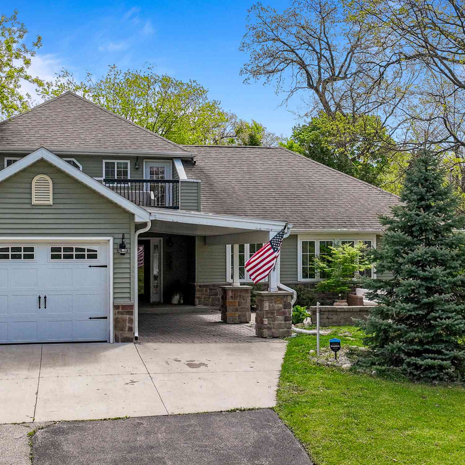 Multifamily For Rent - 1069 Sauganash<br/> Fontana, WI 53125