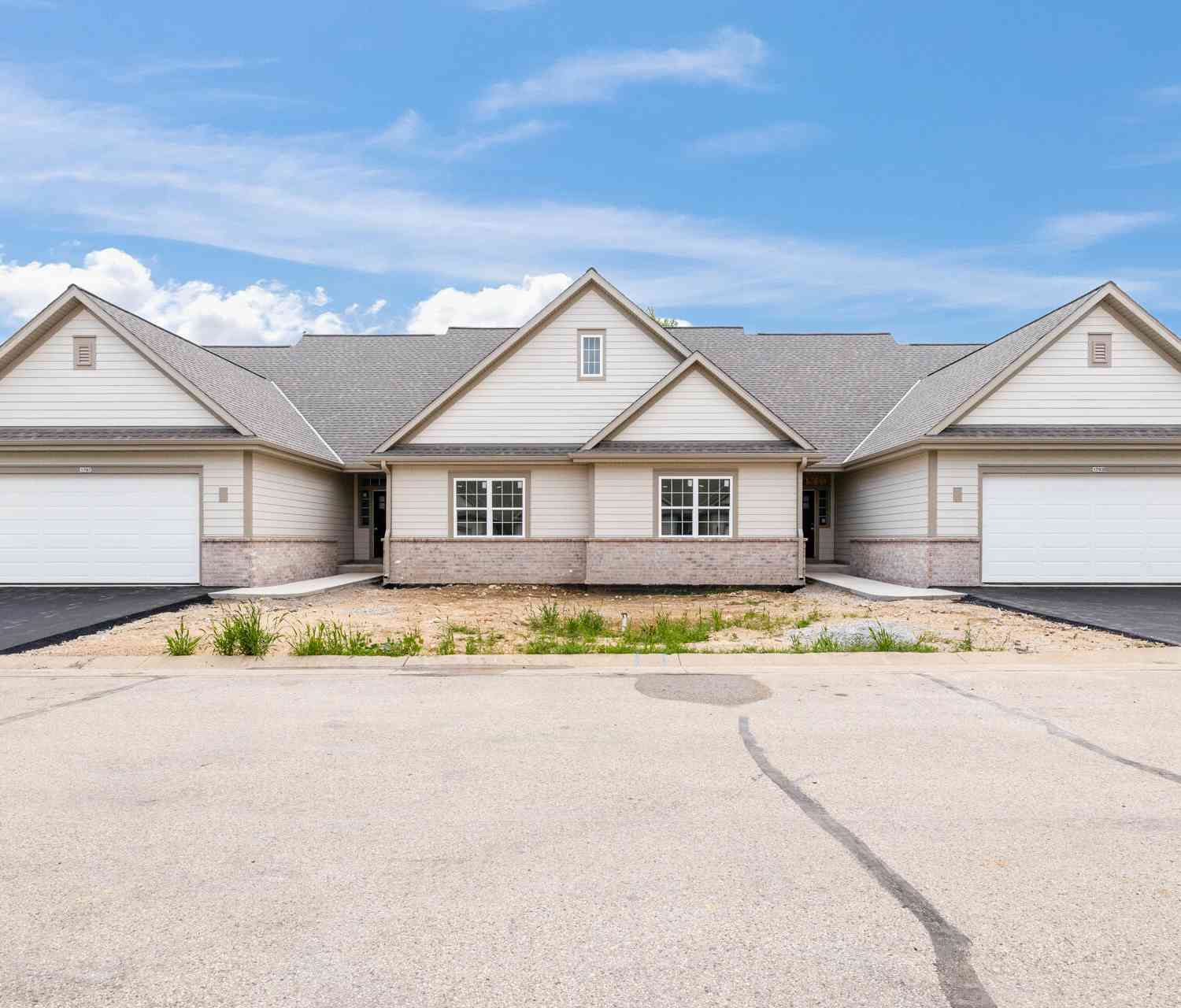 Multifamily For Rent - 1793 Cedar Ridge #215-1<br/> Washington County, Slinger, WI 53086