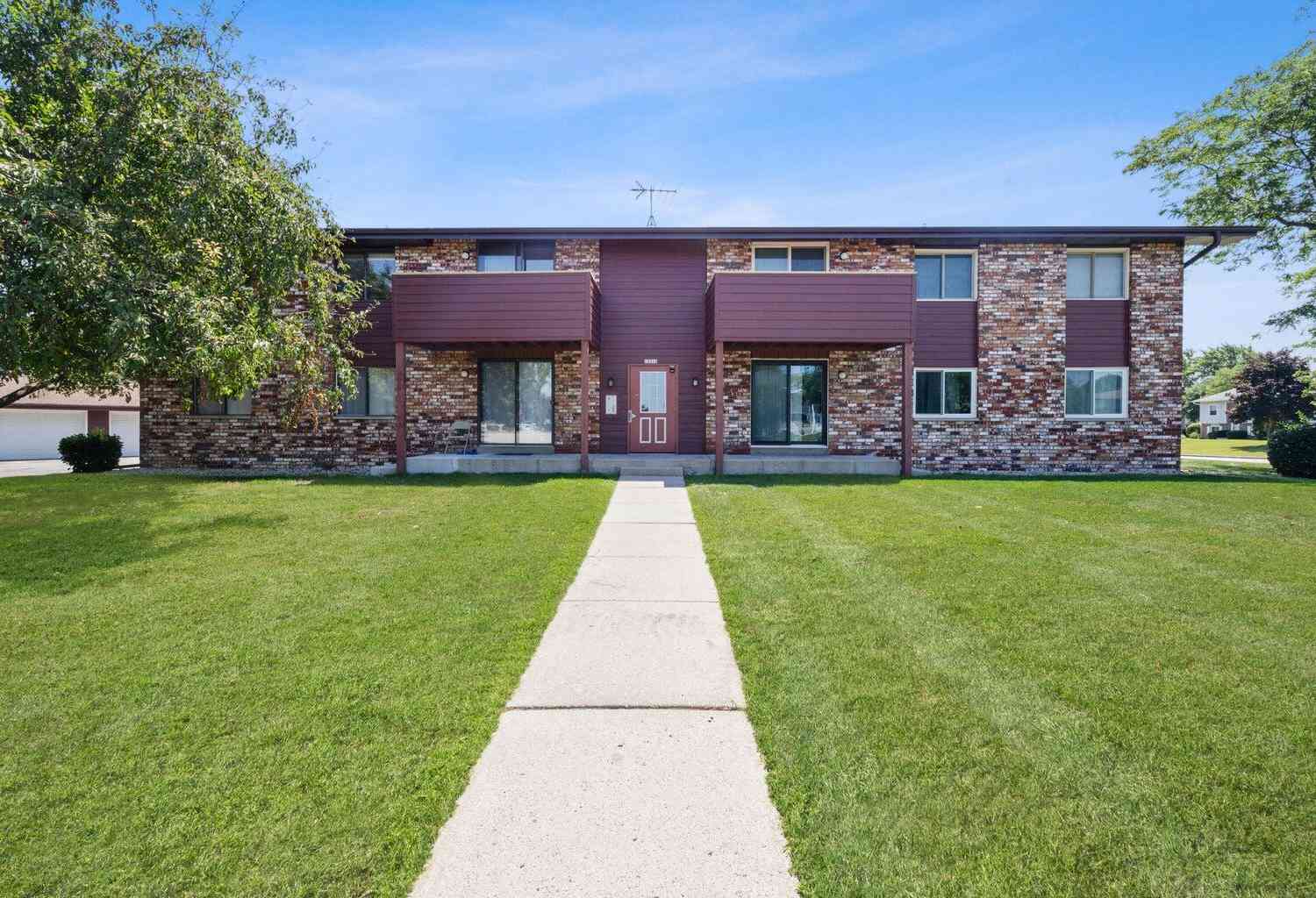 Multifamily For Rent - 10345 W Whitnall Edge #201<br/> Milwaukee County, Franklin, WI 53132
