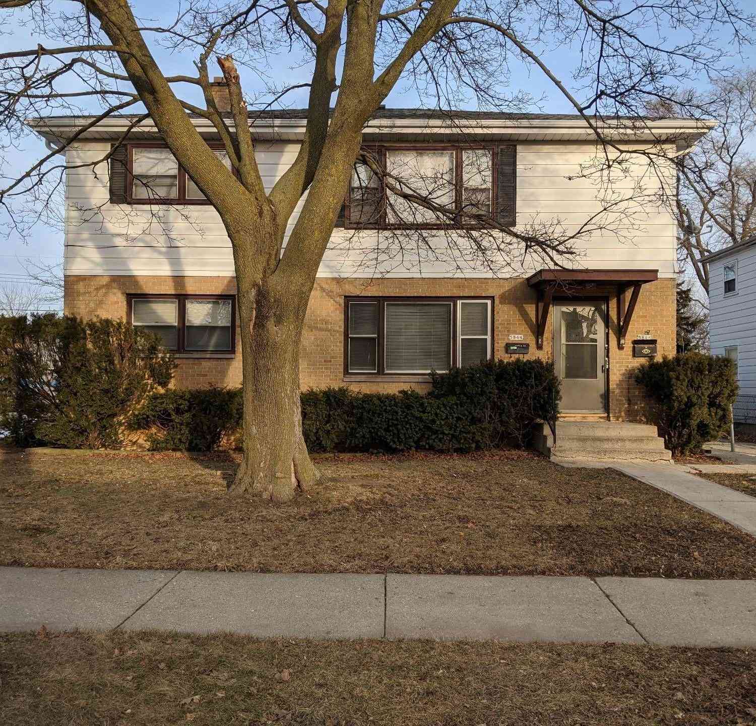 Multifamily For Rent - 5844 N 83rd #LOWER<br/> Milwaukee, WI 53218