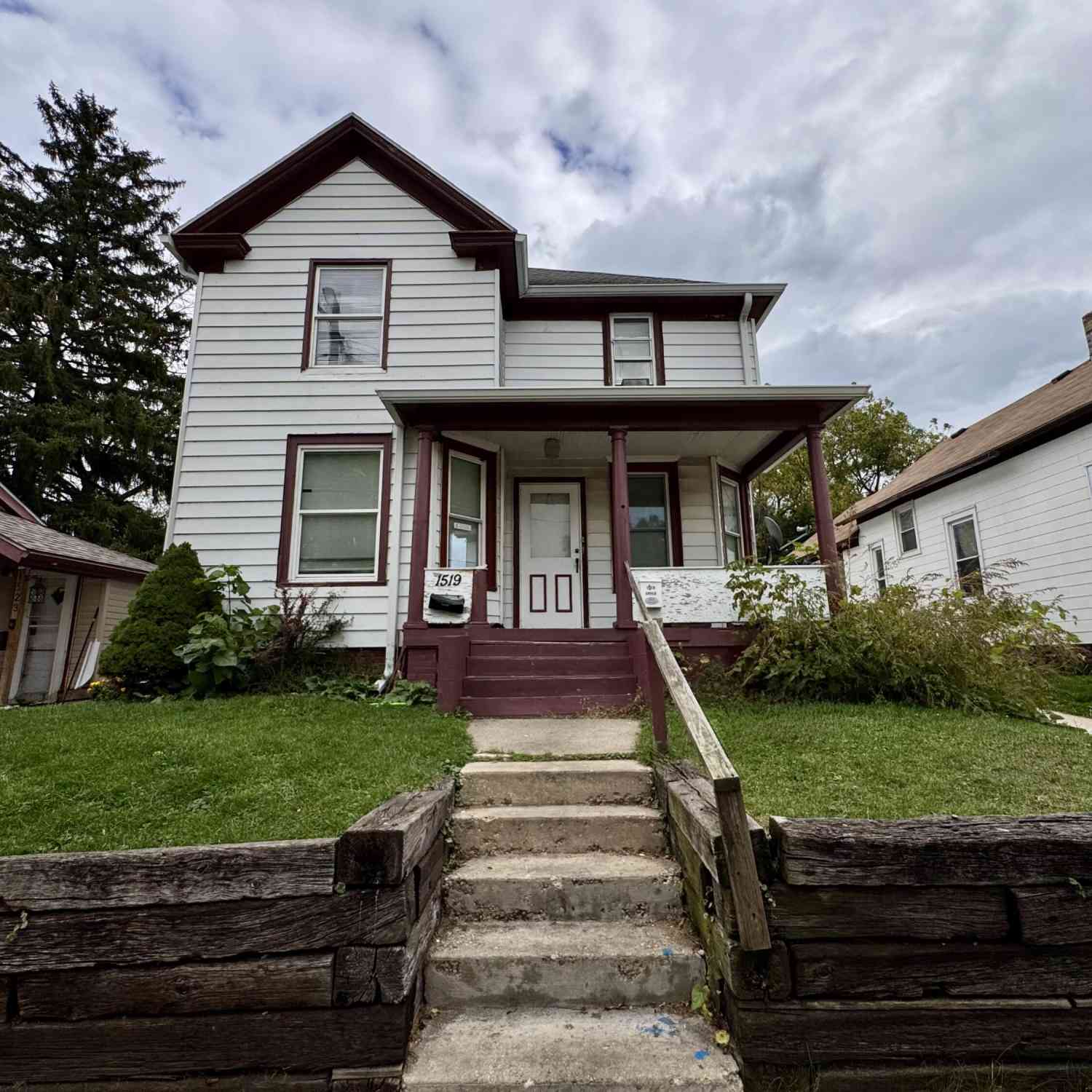 Multifamily For Rent - 1519 Superior #LOWER<br/> Racine, WI 53402