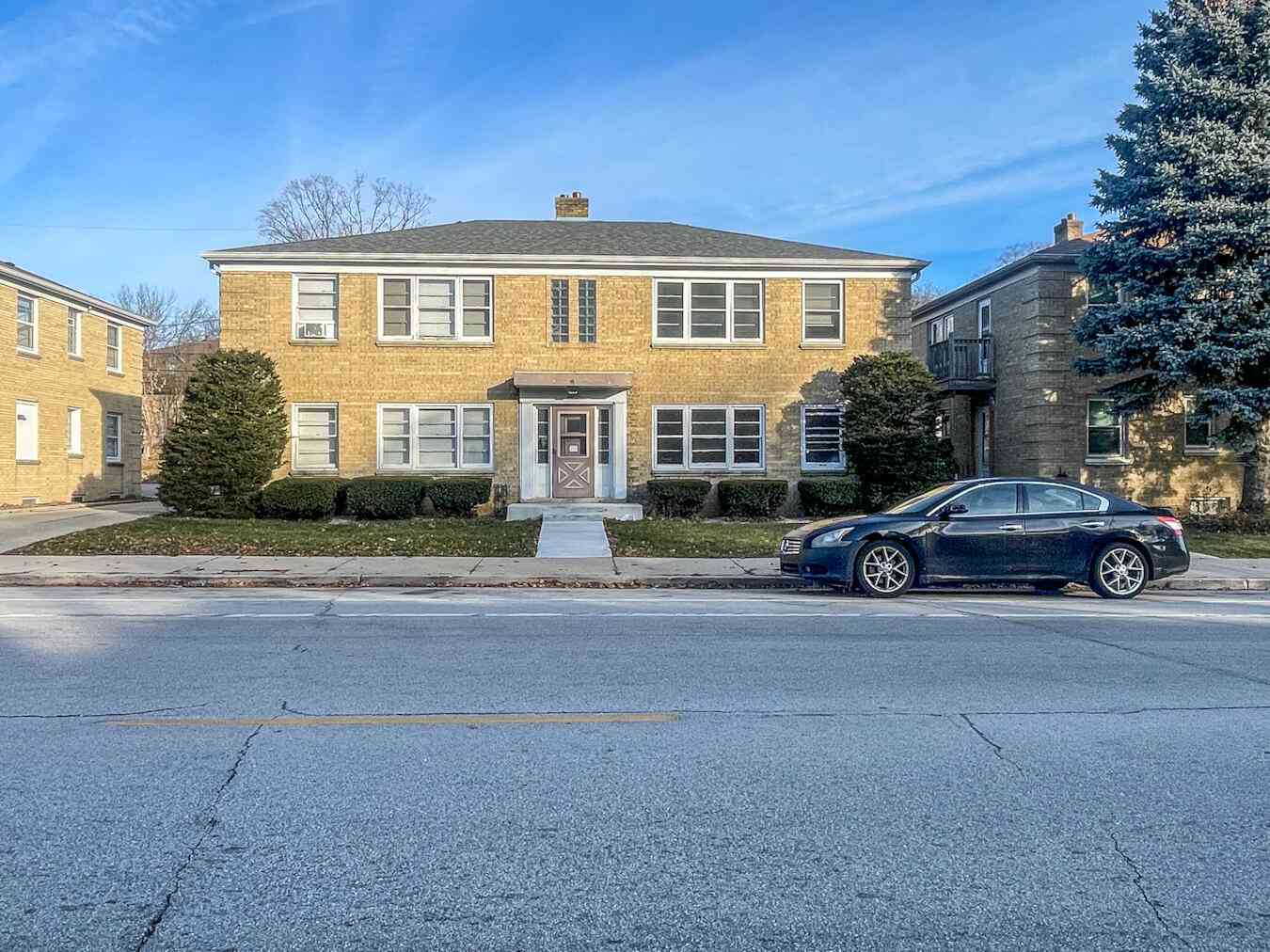 Multifamily For Rent - 6910 W Center #2<br/> Milwaukee, WI 53210