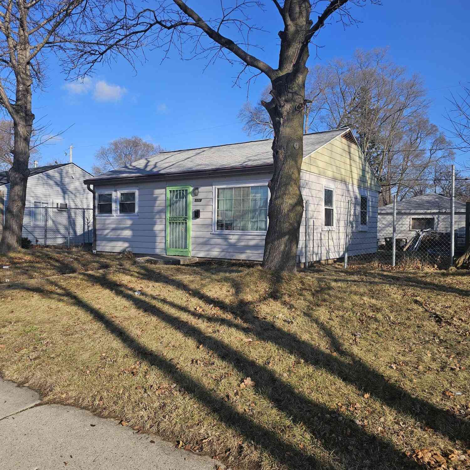 Homes For Sale - 5516 N 60th<br/> Milwaukee, WI 53218