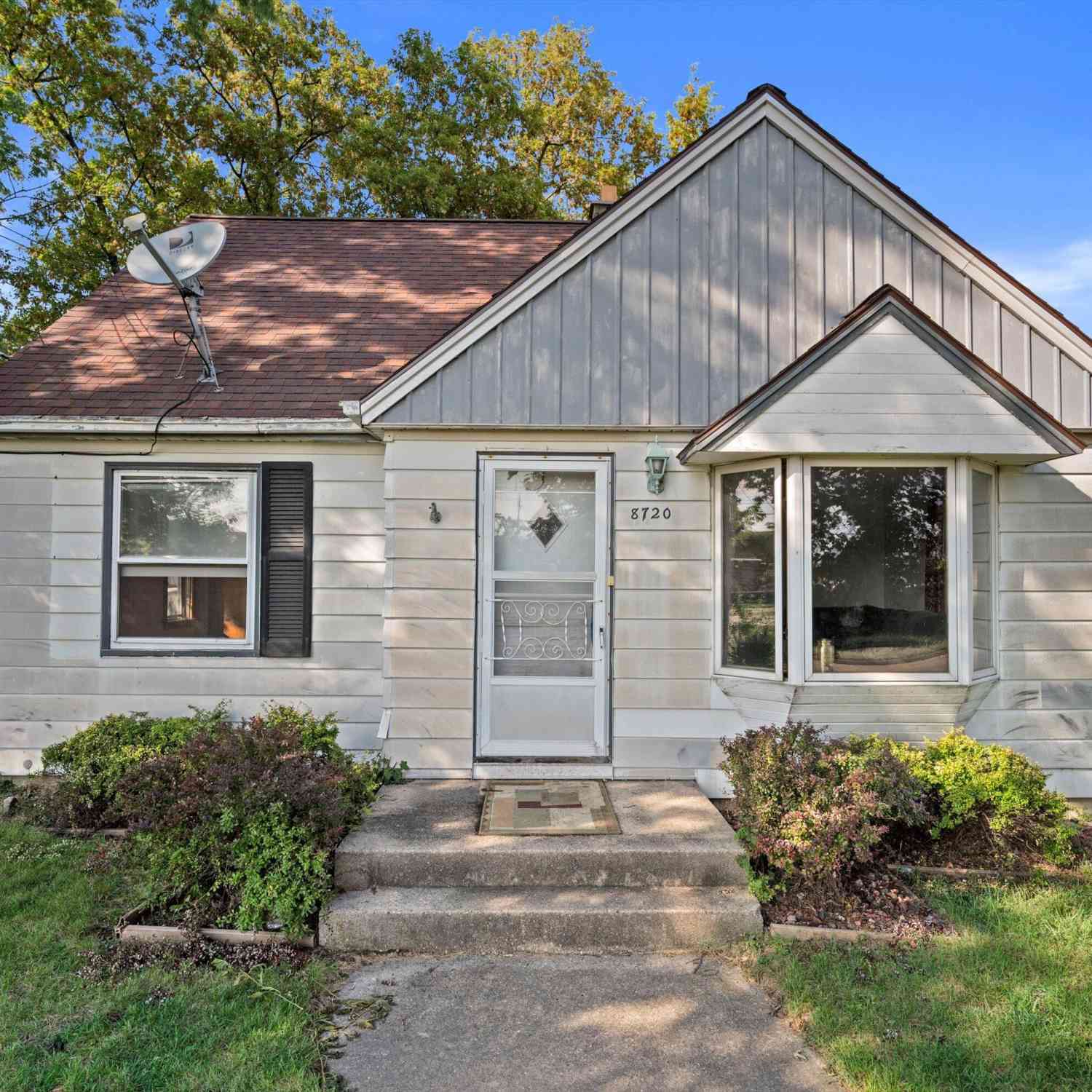 Homes For Sale - 8720 W Kaul<br/> Milwaukee, WI 53225