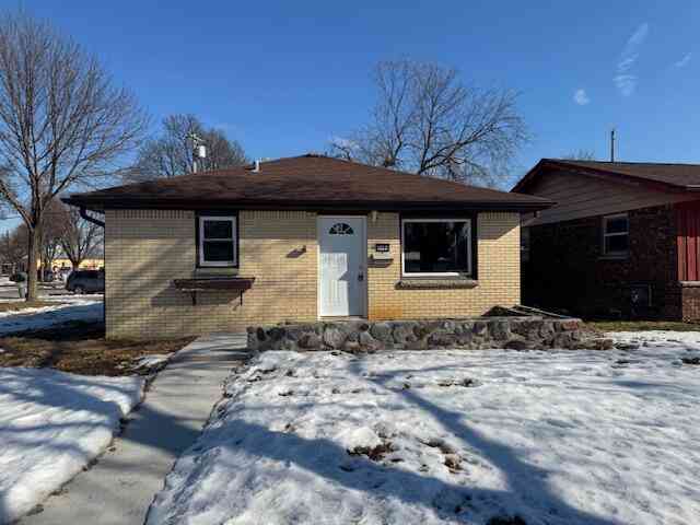 Homes For Sale - 7720 W Bobolink<br/> Milwaukee, WI 53218