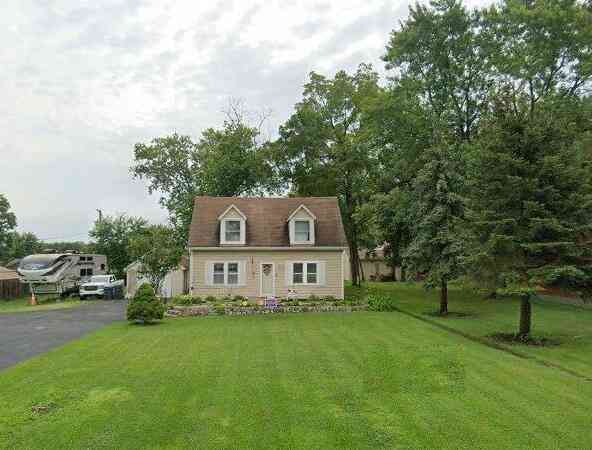 Homes Sold - 38593 Pine<br/> Lake County, Beach Park, IL 60099