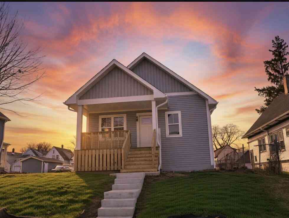 Homes For Sale - 3281 N 24th<br/> Milwaukee, WI 53206