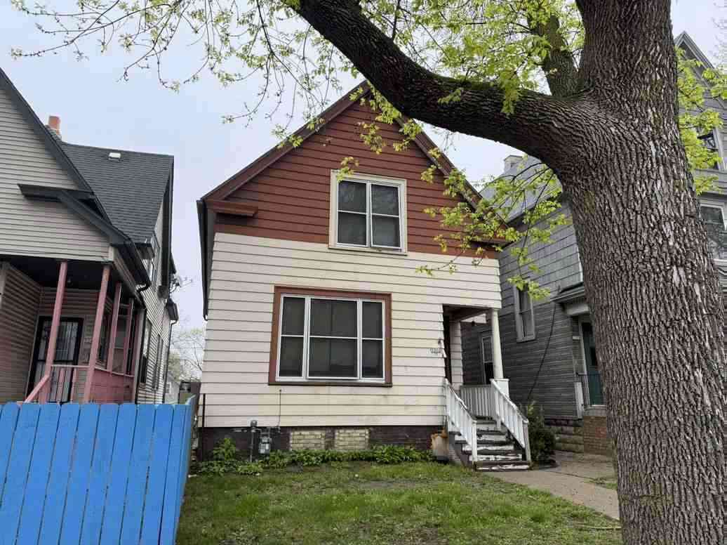 Homes For Sale - 1302 S 21st<br/> Milwaukee, WI 53204