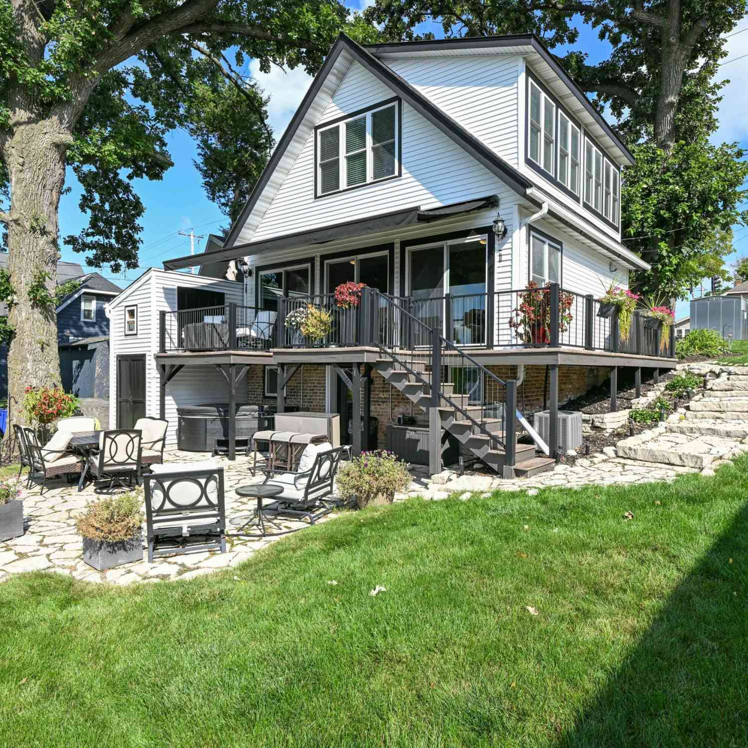 Homes For Sale - 616 Kopmeier<br/> Pewaukee, WI 53072
