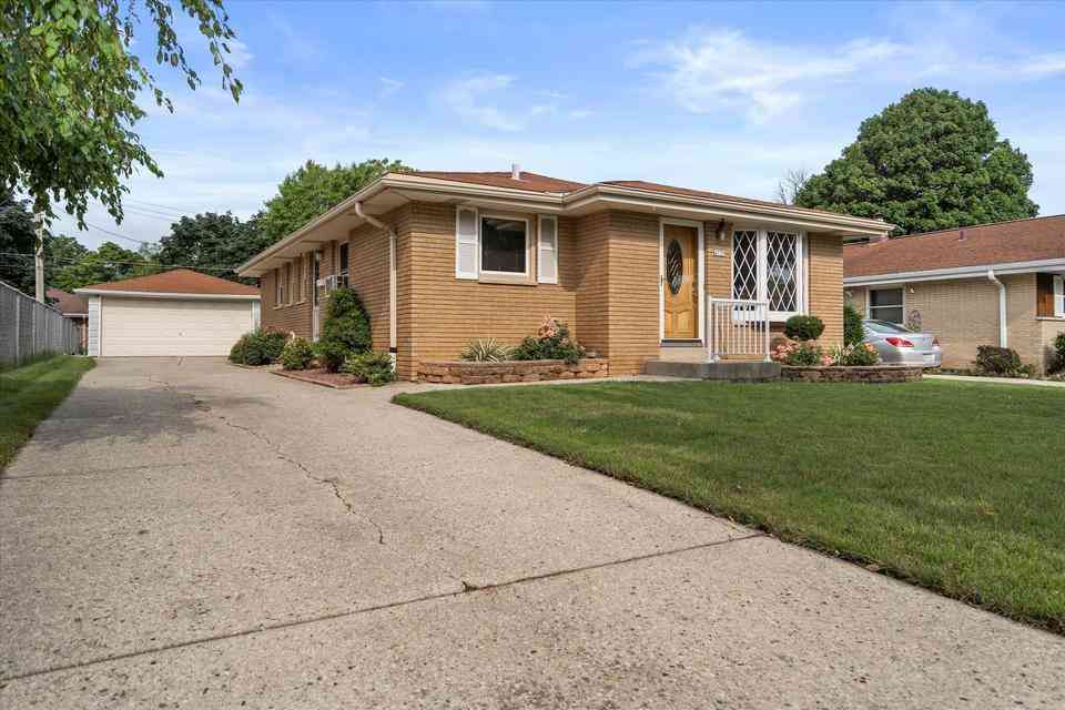 Homes For Sale - 4739 S 23rd<br/> Milwaukee, WI 53221