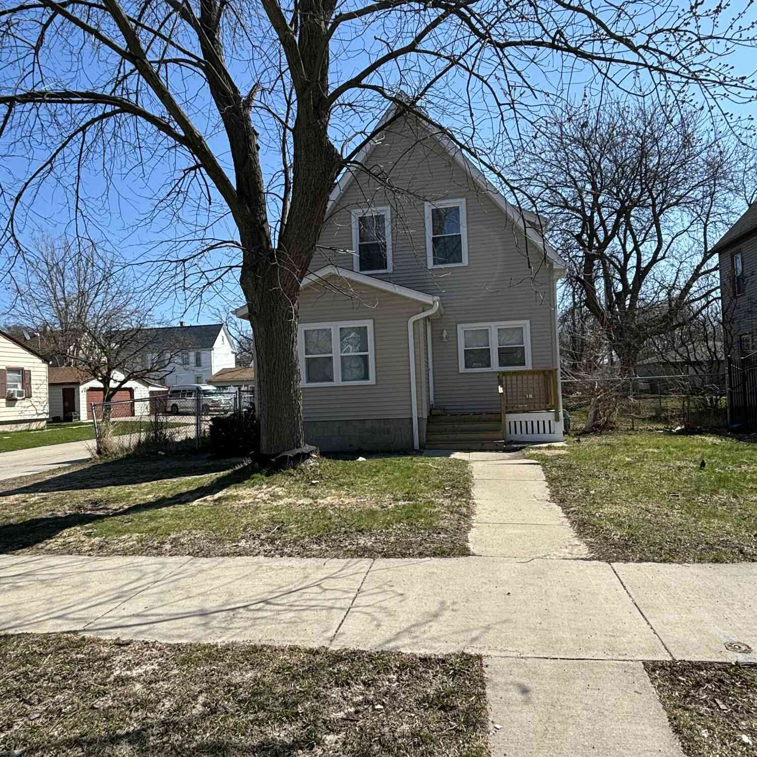 Homes For Sale - 1634 N 27th<br/> Milwaukee, WI 53208