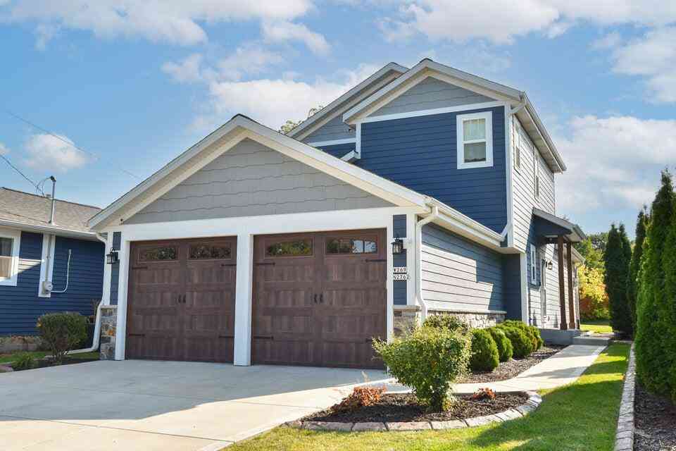 Homes For Sale - W269N2762 Lelah<br/> Pewaukee, WI 53072
