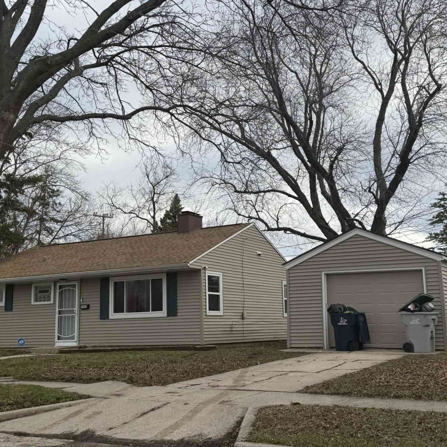 Homes For Sale - 5468 N Strathmore<br/> Milwaukee, WI 53218