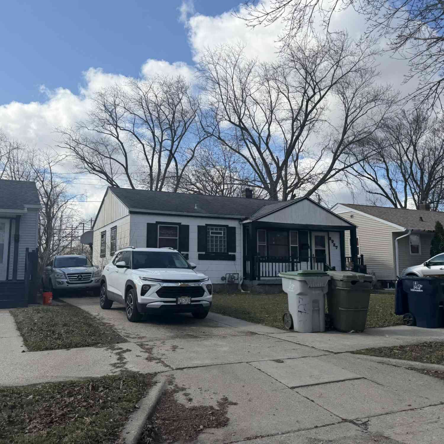 Homes For Sale - 2927 W Carmen<br/> Milwaukee, WI 53209