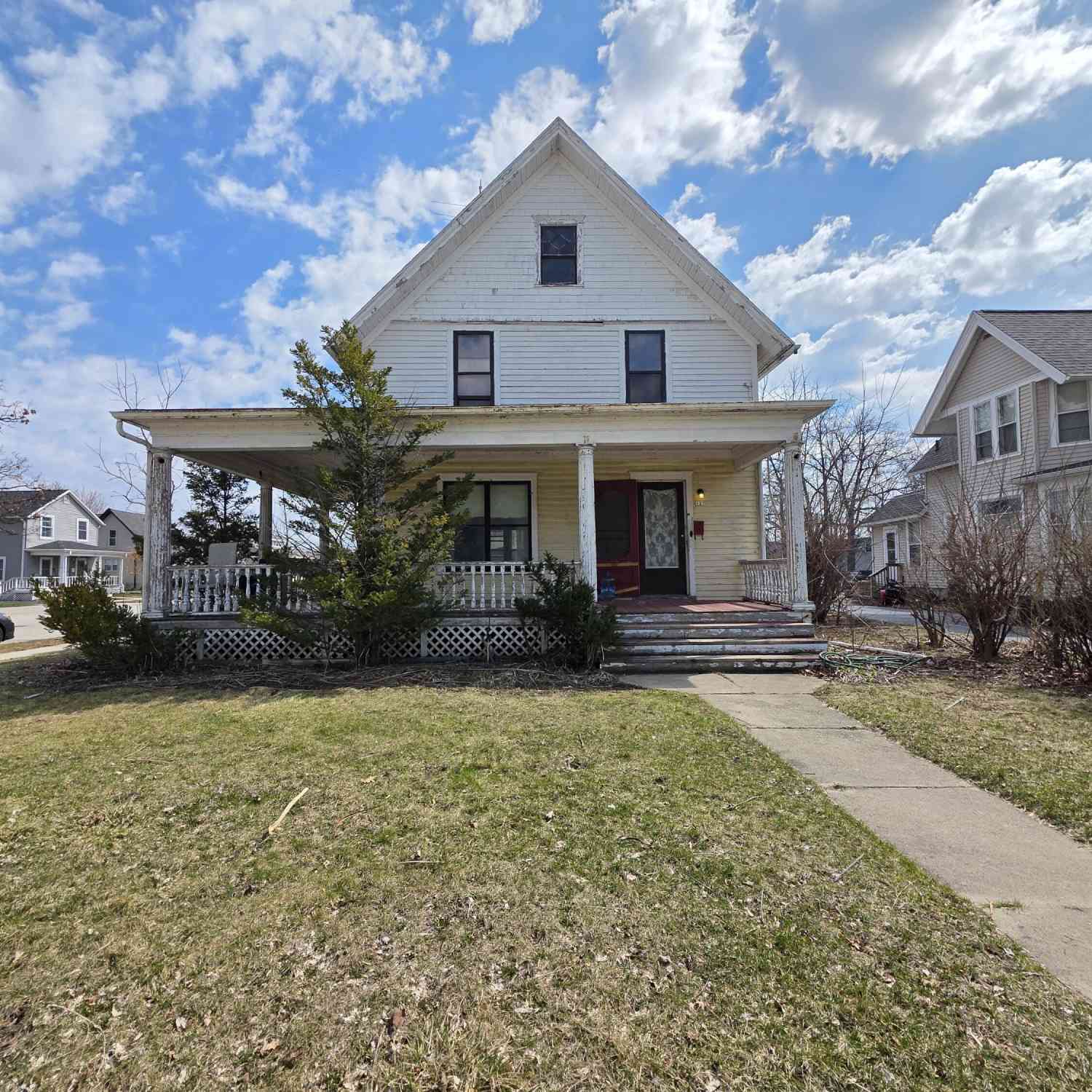 Homes For Sale - 127 N Walnut<br/> Oconomowoc, WI 53066