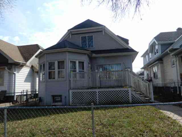 Homes For Sale - 3926 N 24th<br/> Milwaukee, WI 53206