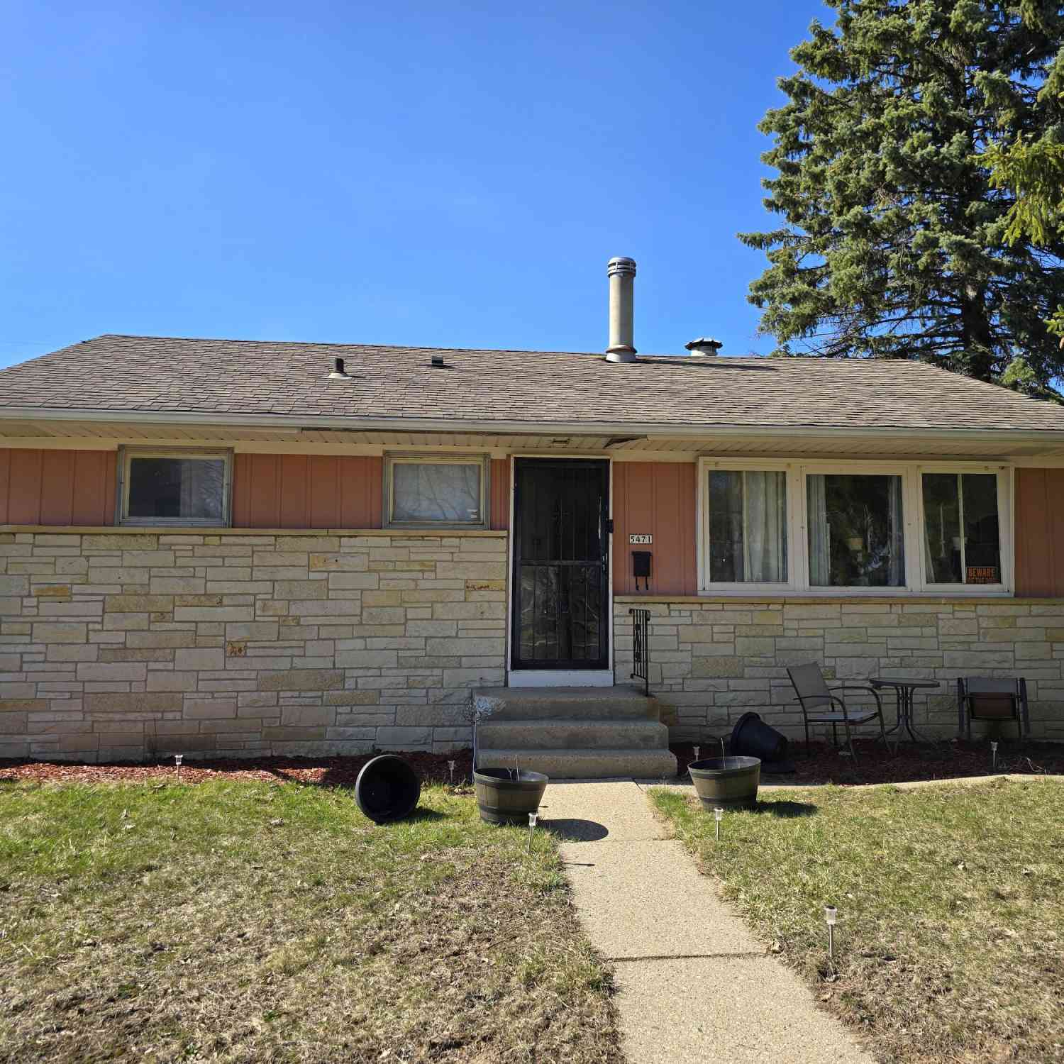 Homes For Sale - 5471 N 74th<br/> Milwaukee, WI 53218