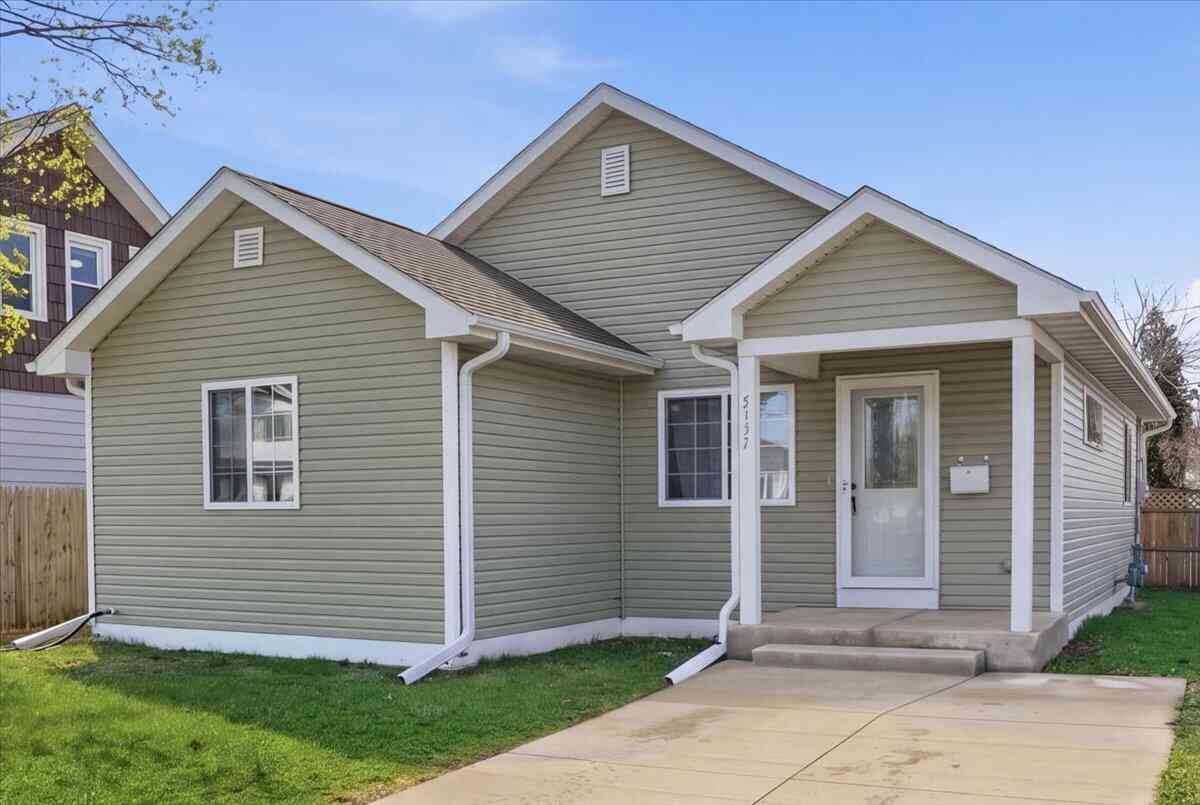 Homes For Sale - 2127 27th<br/> Kenosha, WI 53140
