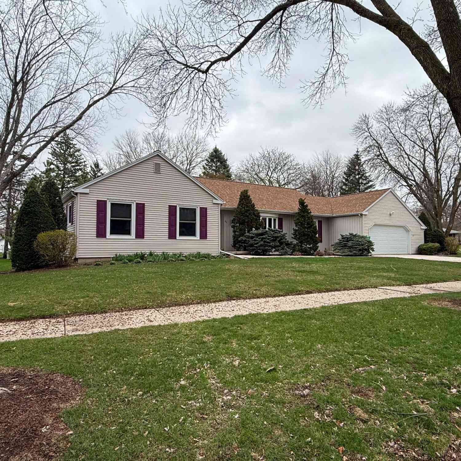 Homes For Sale - 811 Ellen<br/> Fond Du Lac County, Fond Du Lac, WI 54935