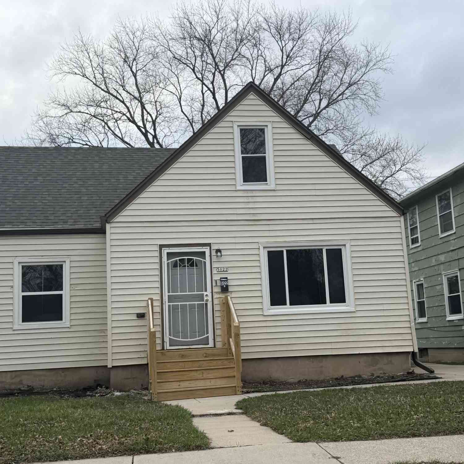 Homes For Sale - 5122 N 47th<br/> Milwaukee, WI 53218