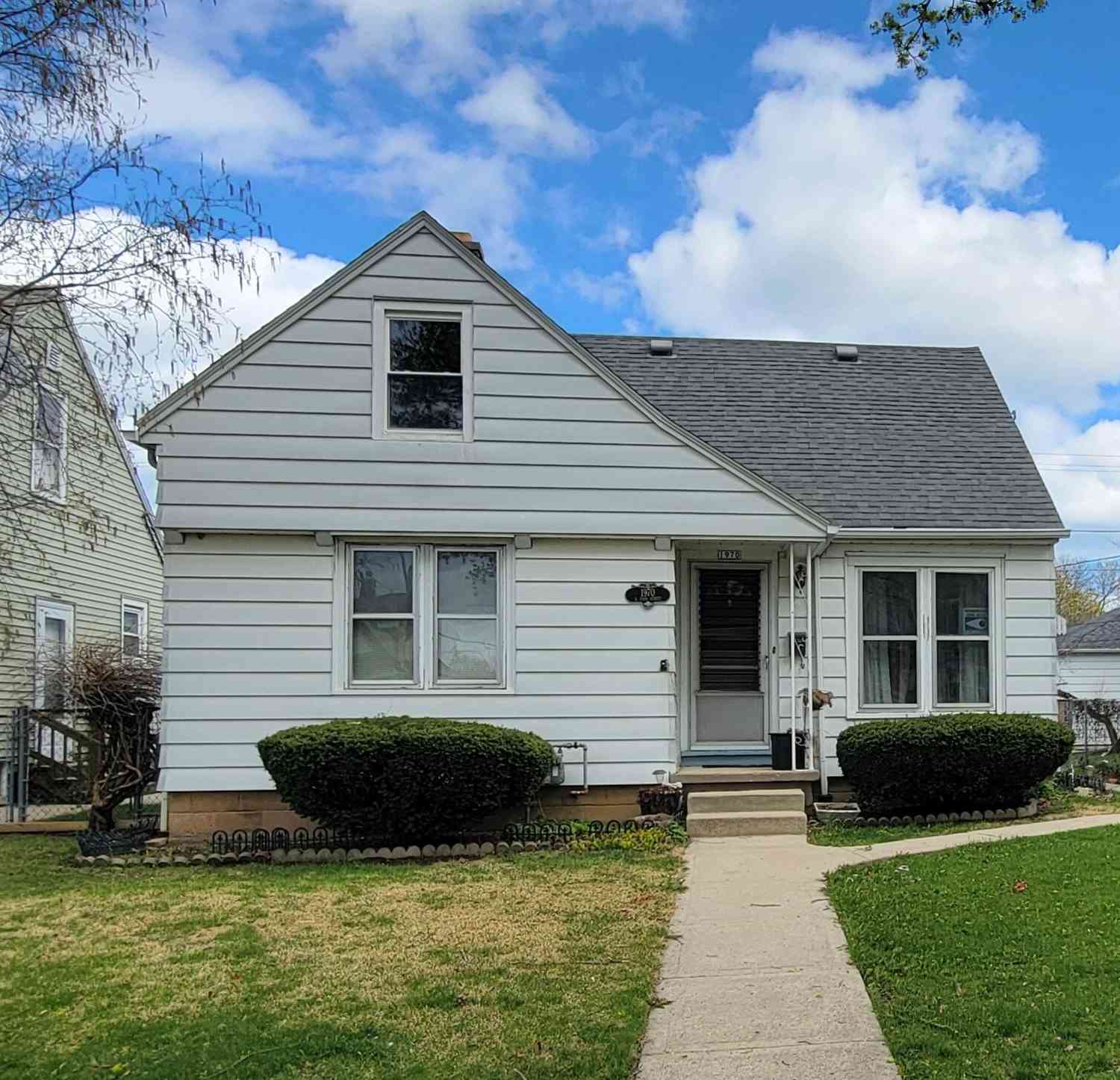 Homes For Sale - 1970 S 33rd<br/> Milwaukee, WI 53215