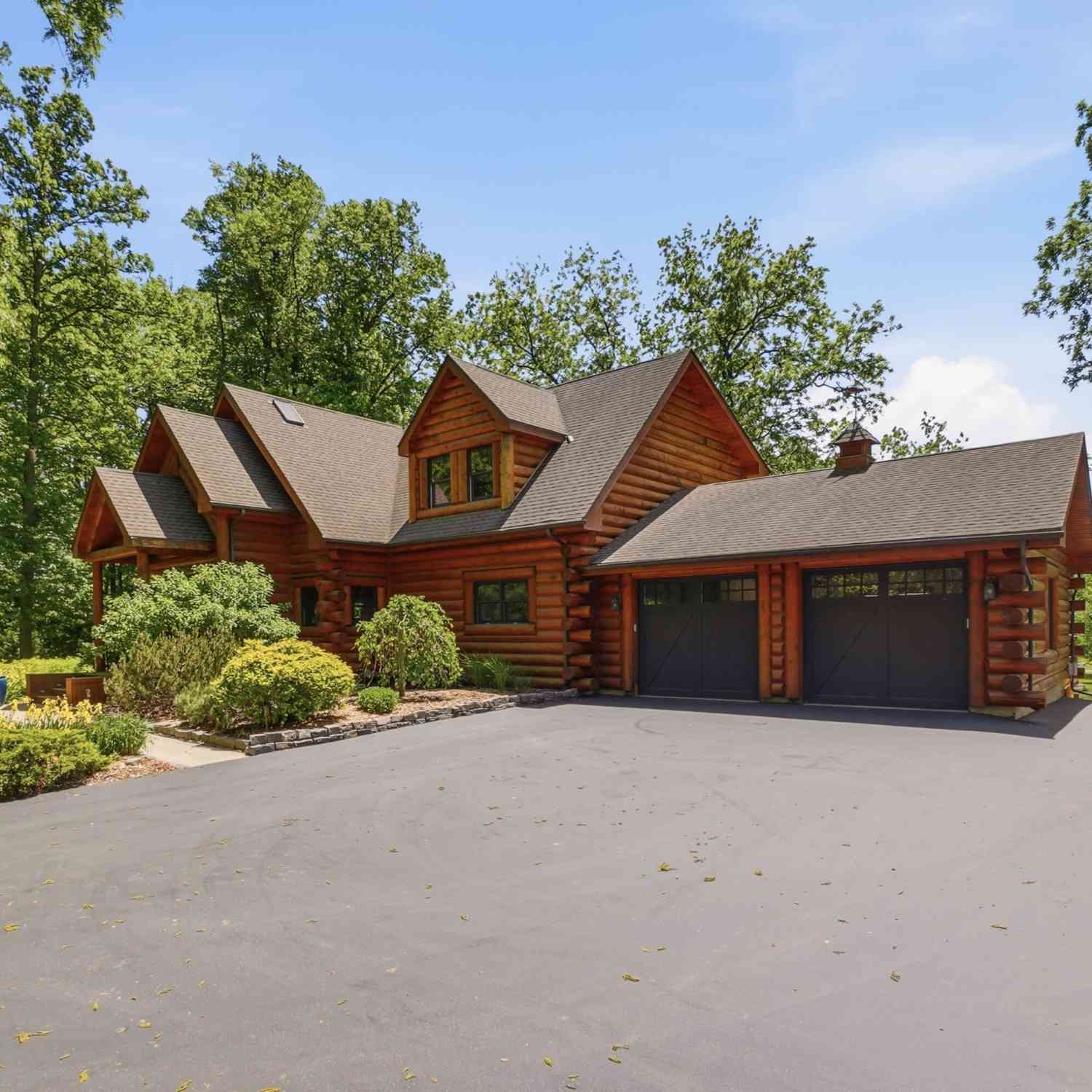 Homes For Sale - 34025 Venice Park<br/> Summit, WI 53018